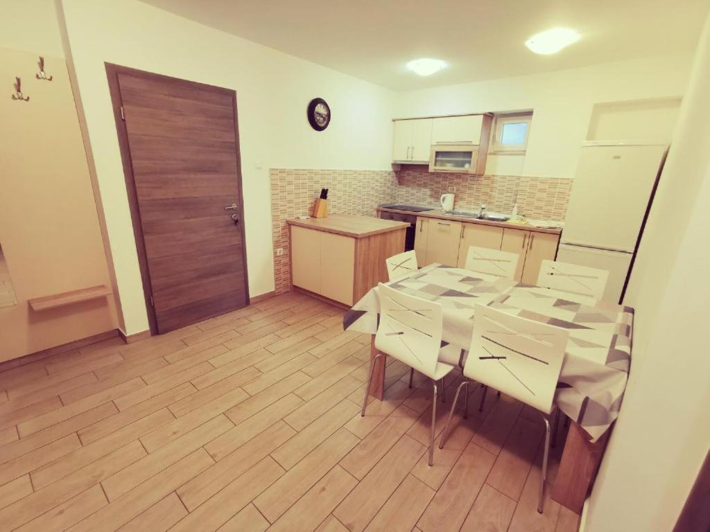 Haus Maro Apartamento Supetarska Draga Exterior foto